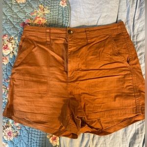 Madewell shorts — size M, only worn once!